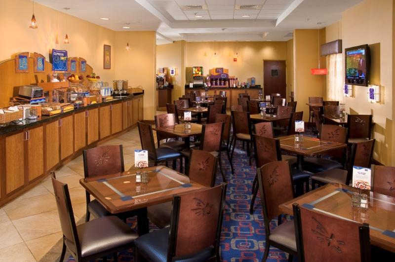Holiday Inn Express & Suites - Nearest Universal Orlando By Ihg Екстер'єр фото